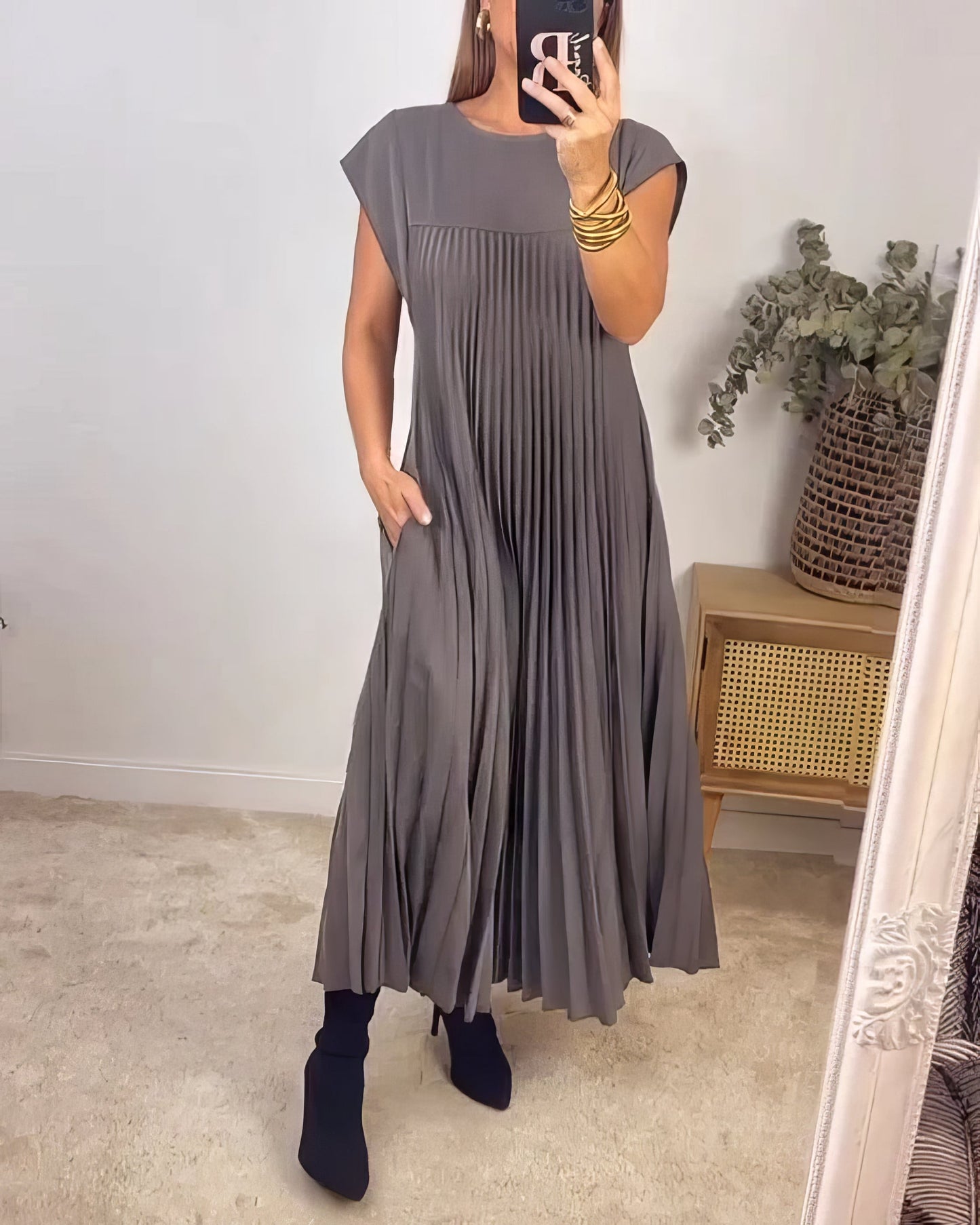 VESTIDO PLISADO SIN MANGAS